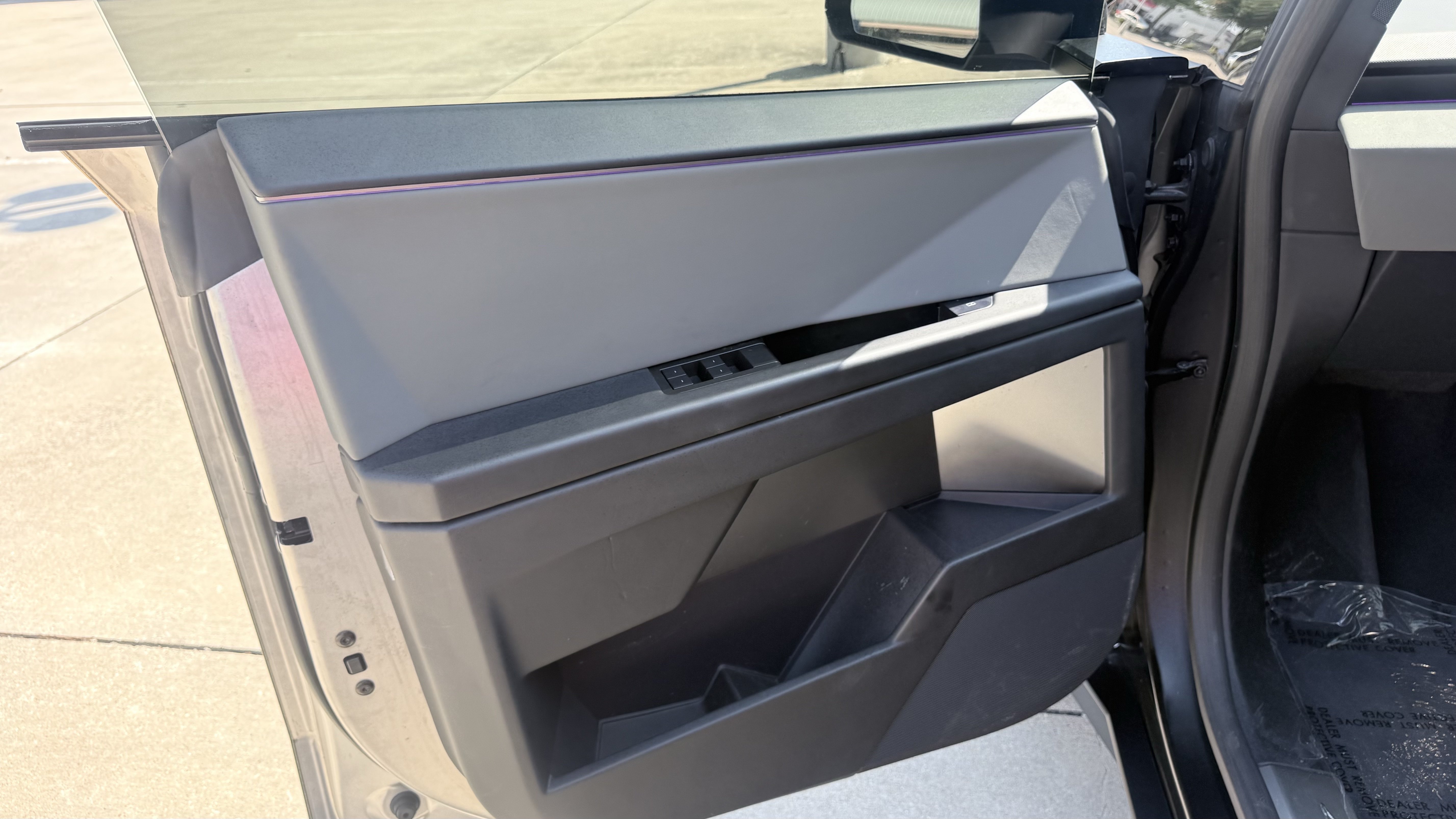 Used 2025 Tesla Cybertruck AWD Crew Cab image 23