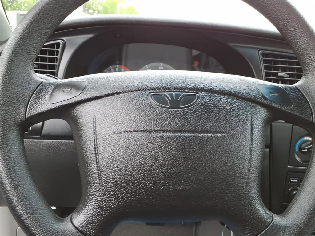 Used 2000 Daewoo Nubira SE FWD image 16