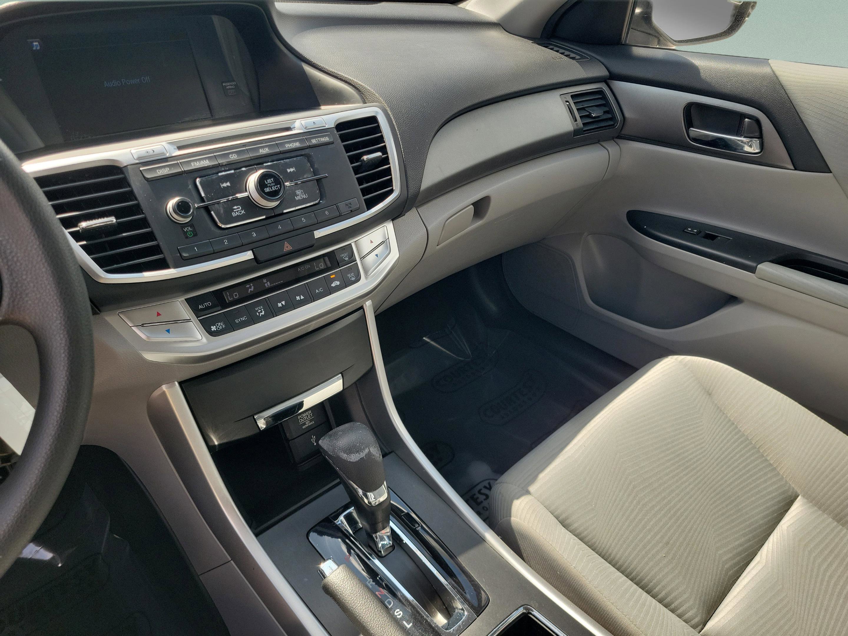 Used 2014 Honda Accord LX image 32