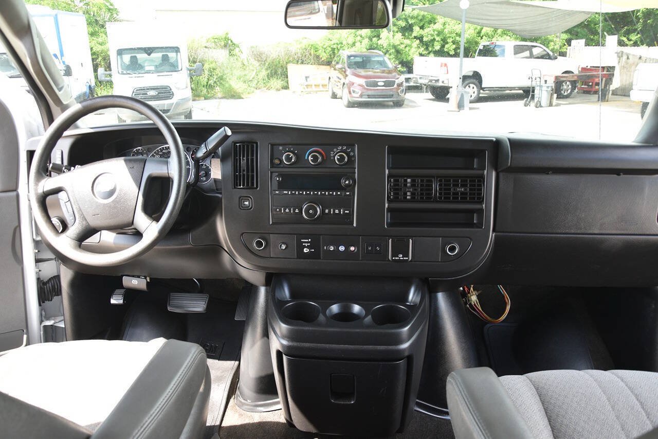 Used 2019 Chevrolet Express 3500 LT w/ LT Preferred Equipment Group RWD image 11