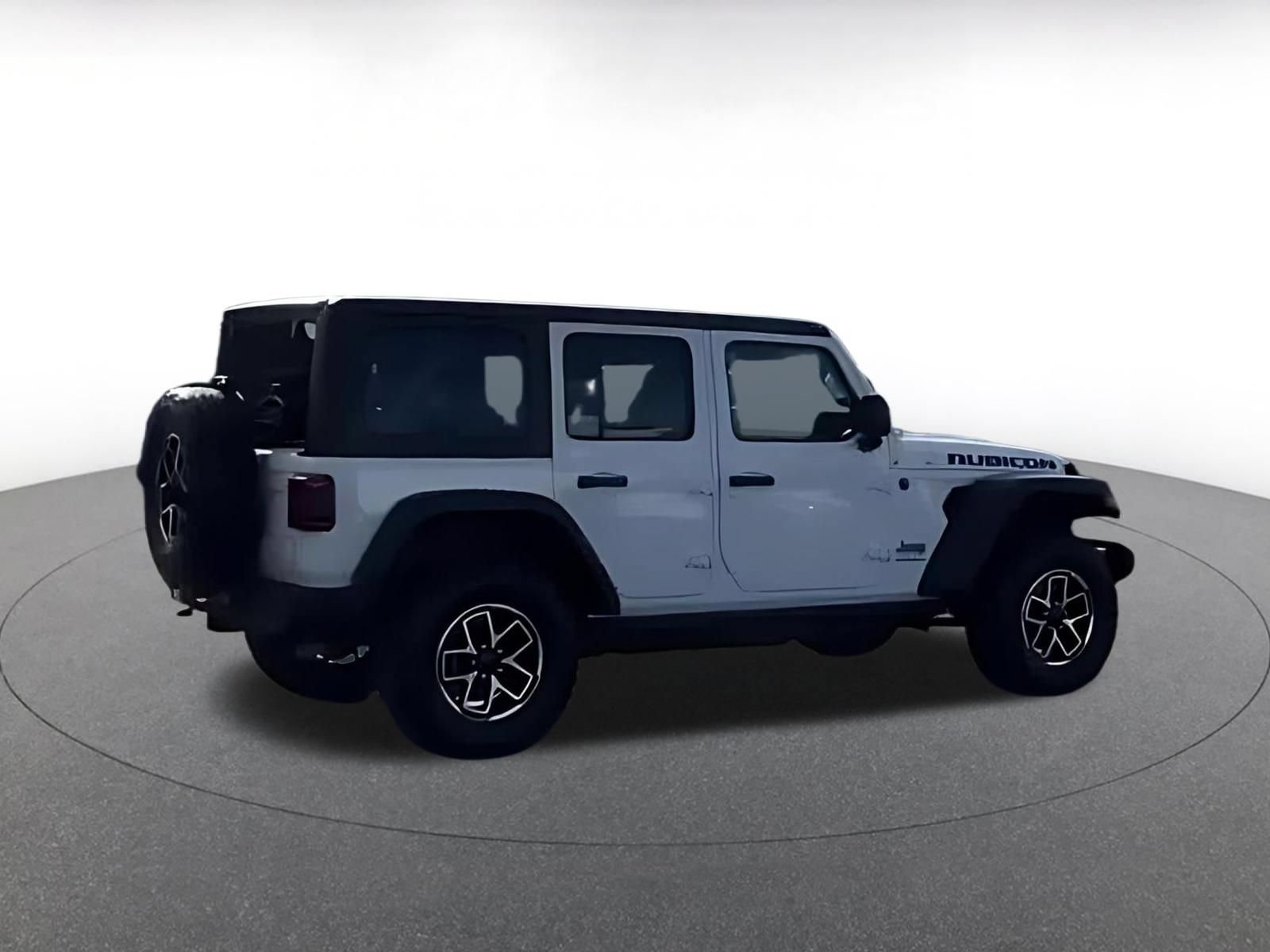 Used 2025 Jeep Wrangler Unlimited Rubicon AWD/4WD image 8