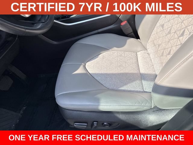 Used 2023 Toyota Highlander Bronze Edition FWD image 15