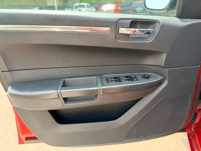 Used 2008 Chrysler 300 Touring w/ Comfort/Convenience Group RWD image 15