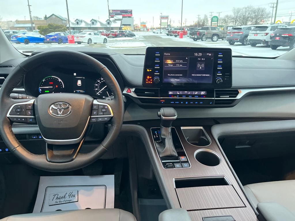 Certified 2023 Toyota Sienna XLE image 14
