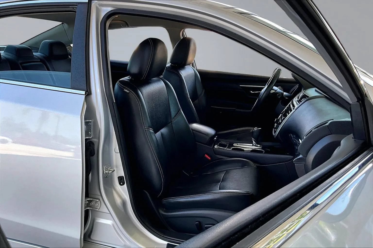 Used 2018 Nissan Altima 2.5 SL FWD image 25