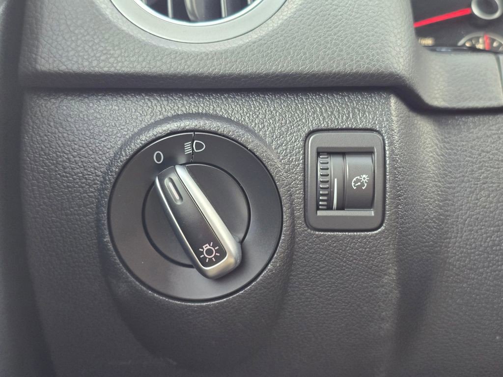 Used 2011 Volkswagen Tiguan S AWD/4WD image 33