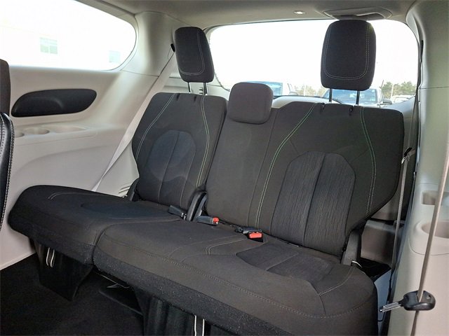 Used 2023 Chrysler Voyager LX image 12