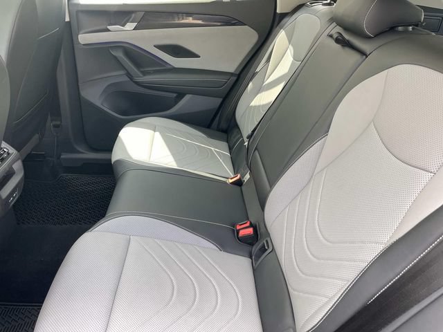 Certified 2026 Volkswagen Tiguan SE w/ Panoramic Sunroof Package FWD image 26