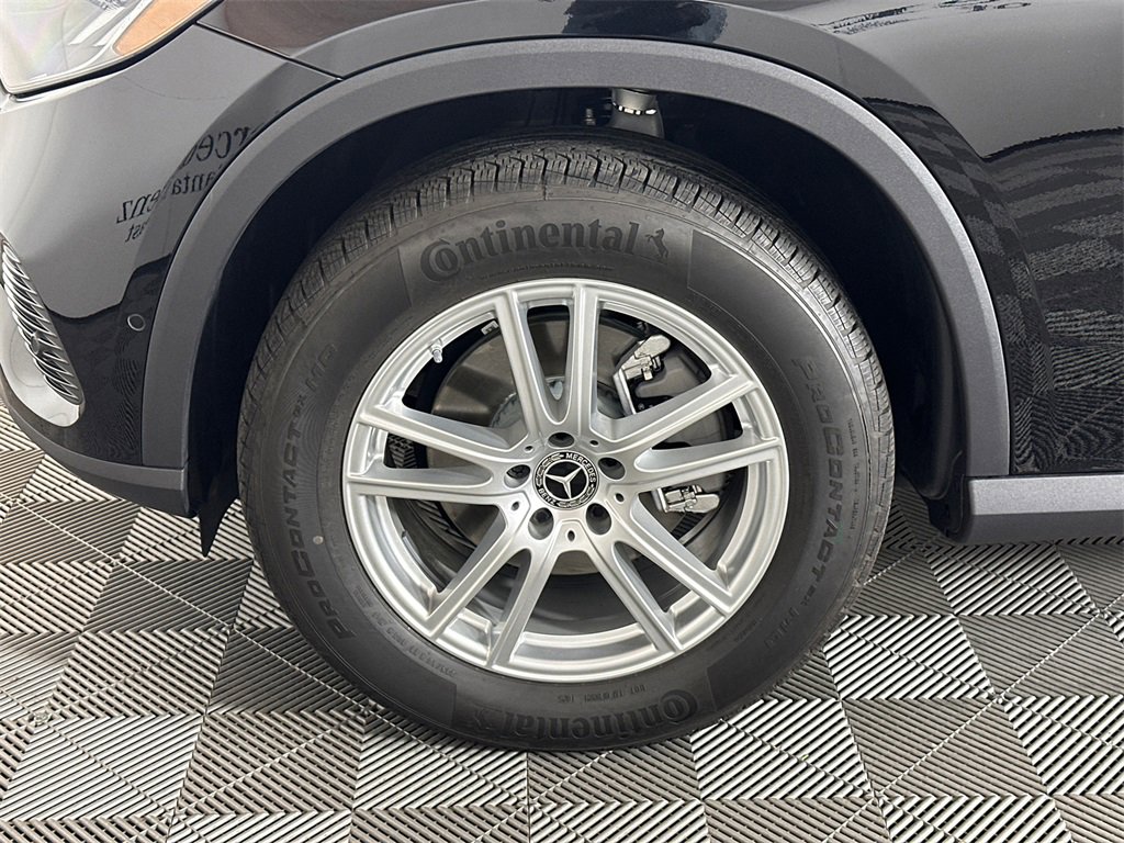 Certified 2025 Mercedes-Benz GLC 300 image 12