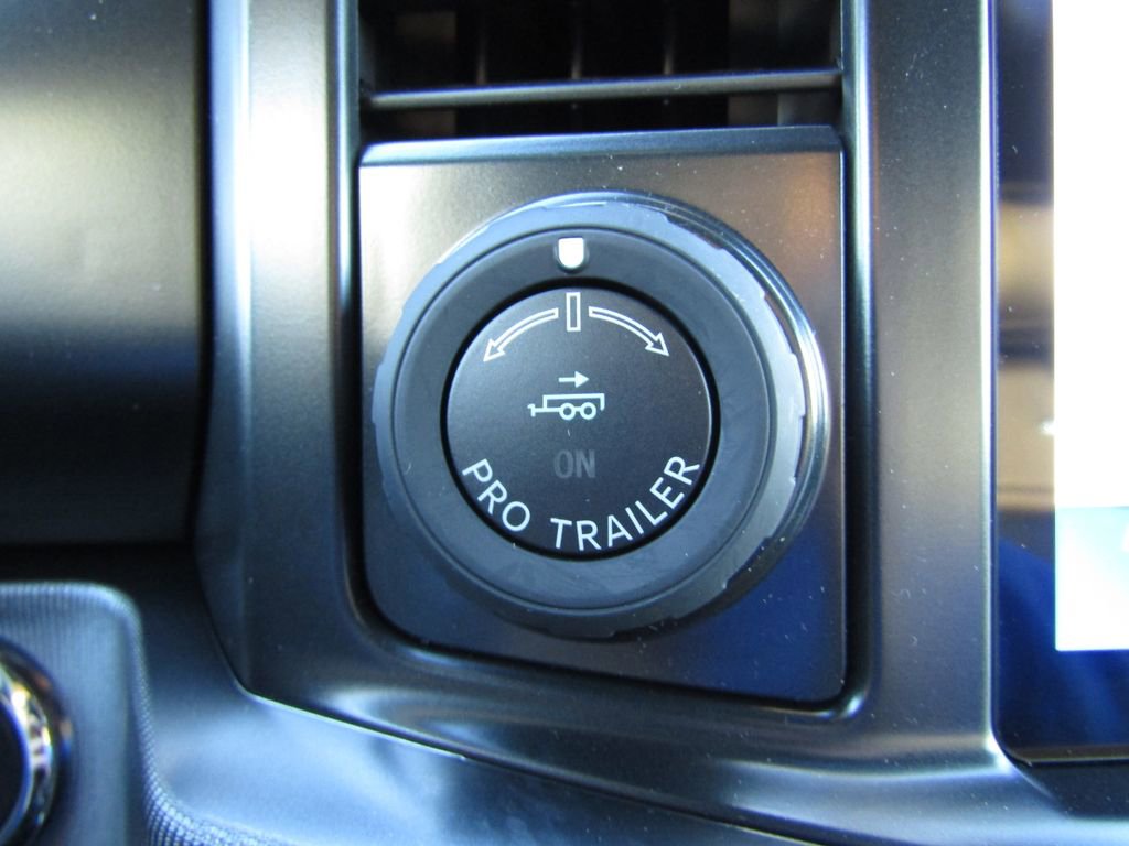 New 2026 Ford F250 Platinum w/ FX4 Off-Road Package image 36