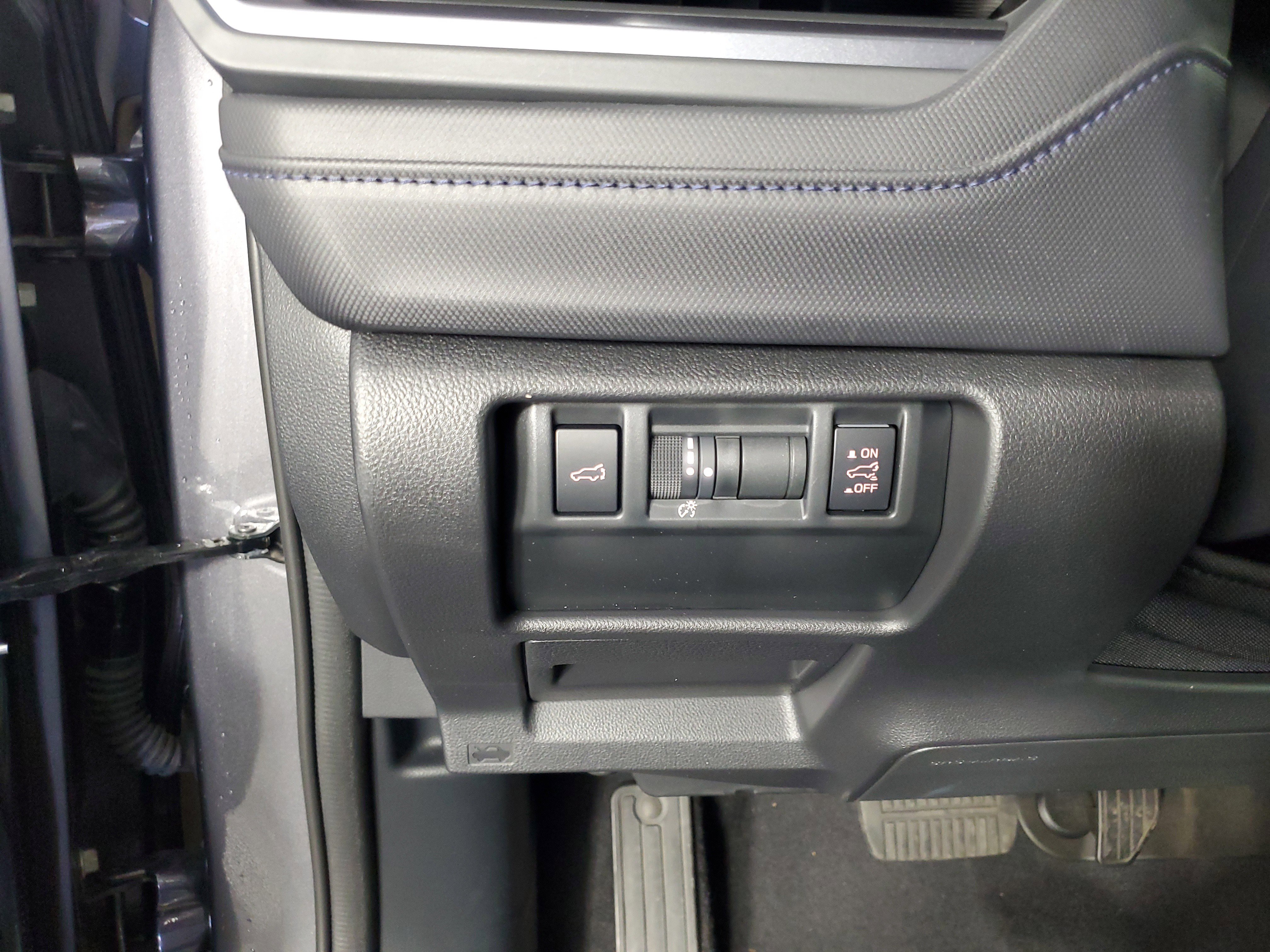 Used 2025 Subaru Forester Limited image 27