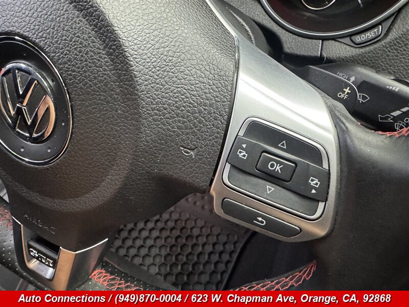 Used 2012 Volkswagen Golf 4-Door FWD image 17