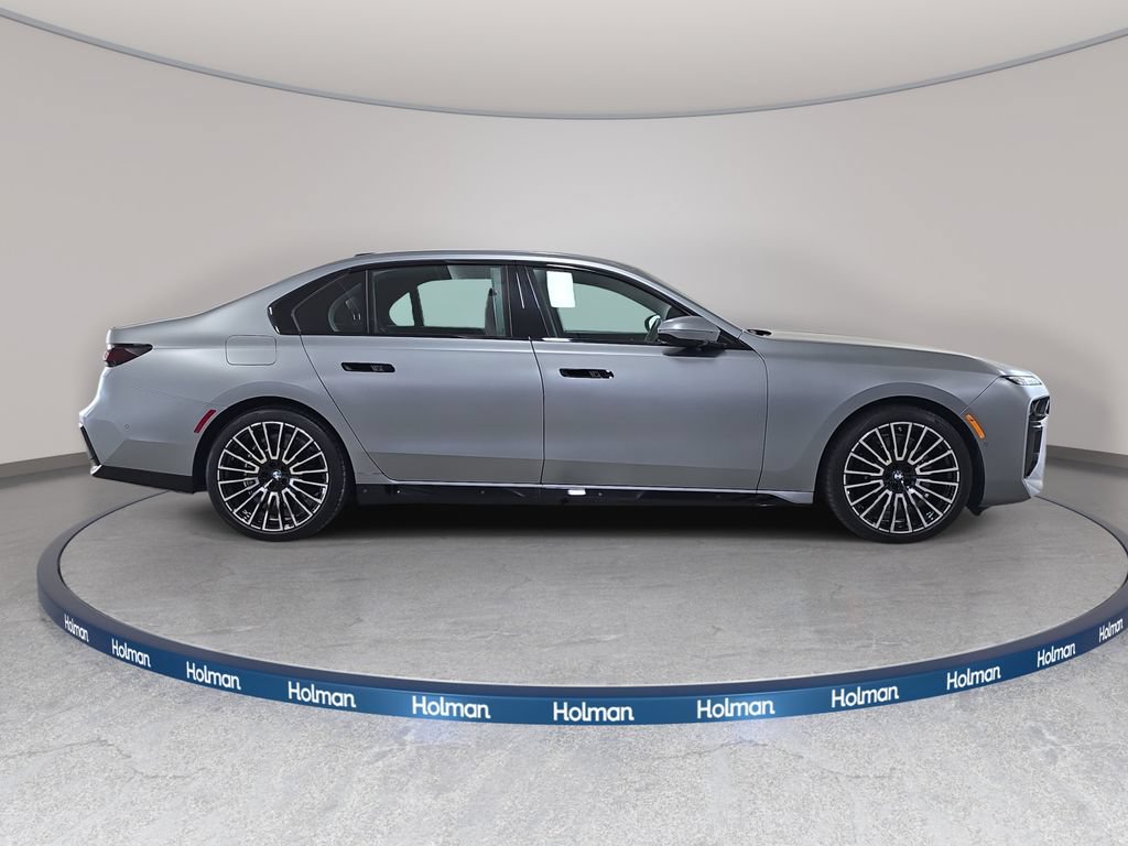 Used 2026 BMW 740i RWD image 6