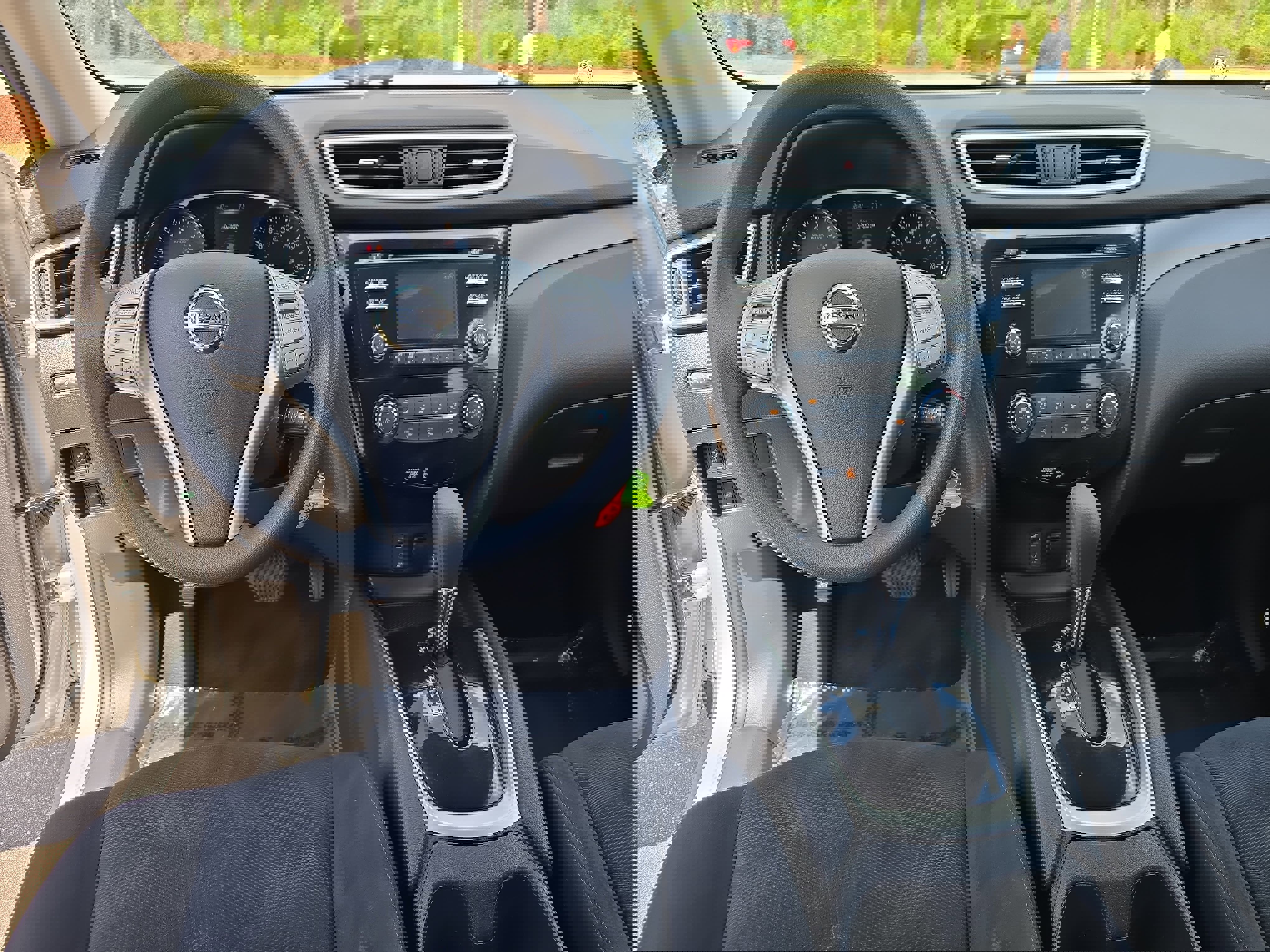 Used 2016 Nissan Rogue S image 18