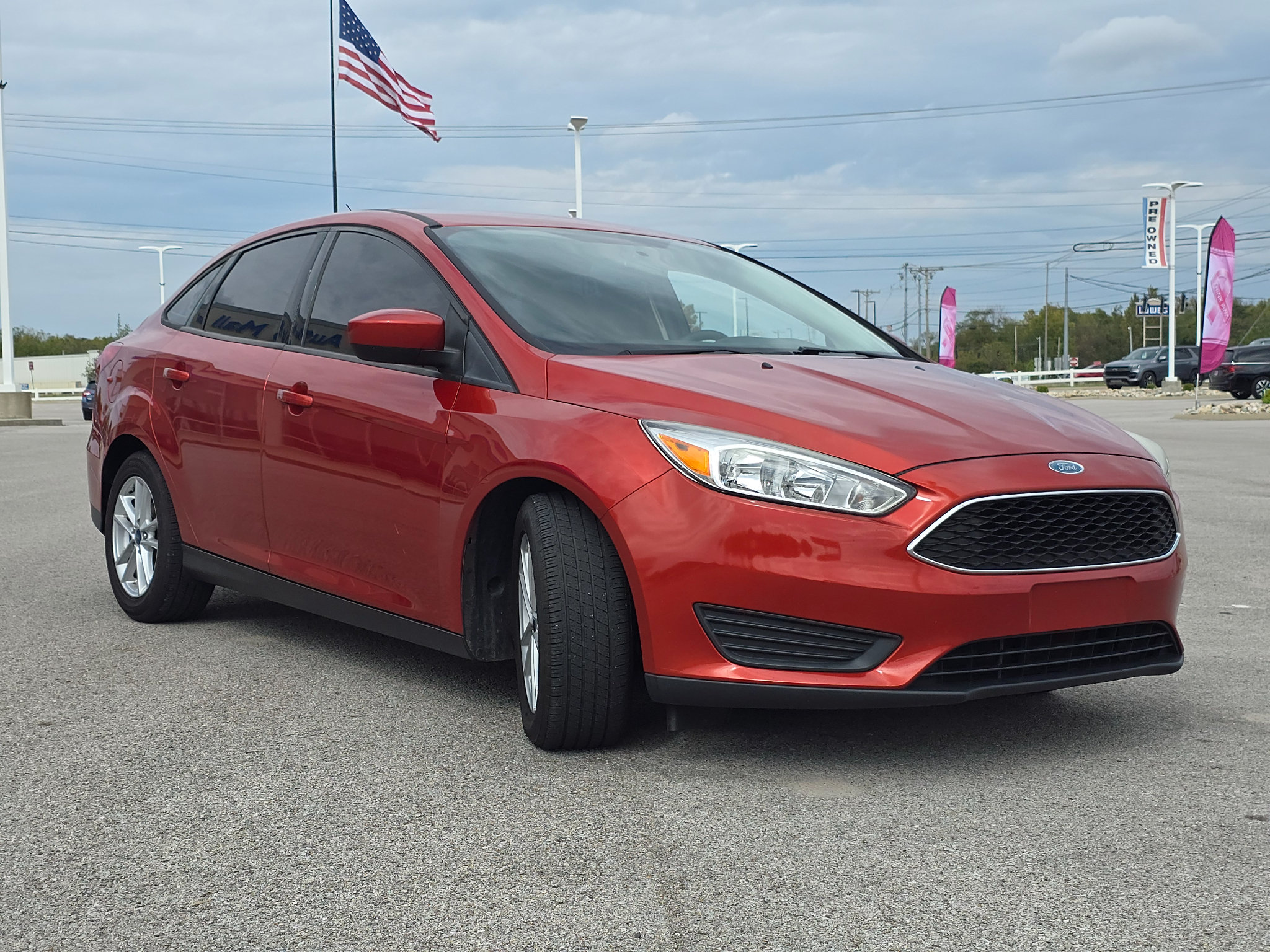 Used 2018 Ford Focus SE FWD image 3