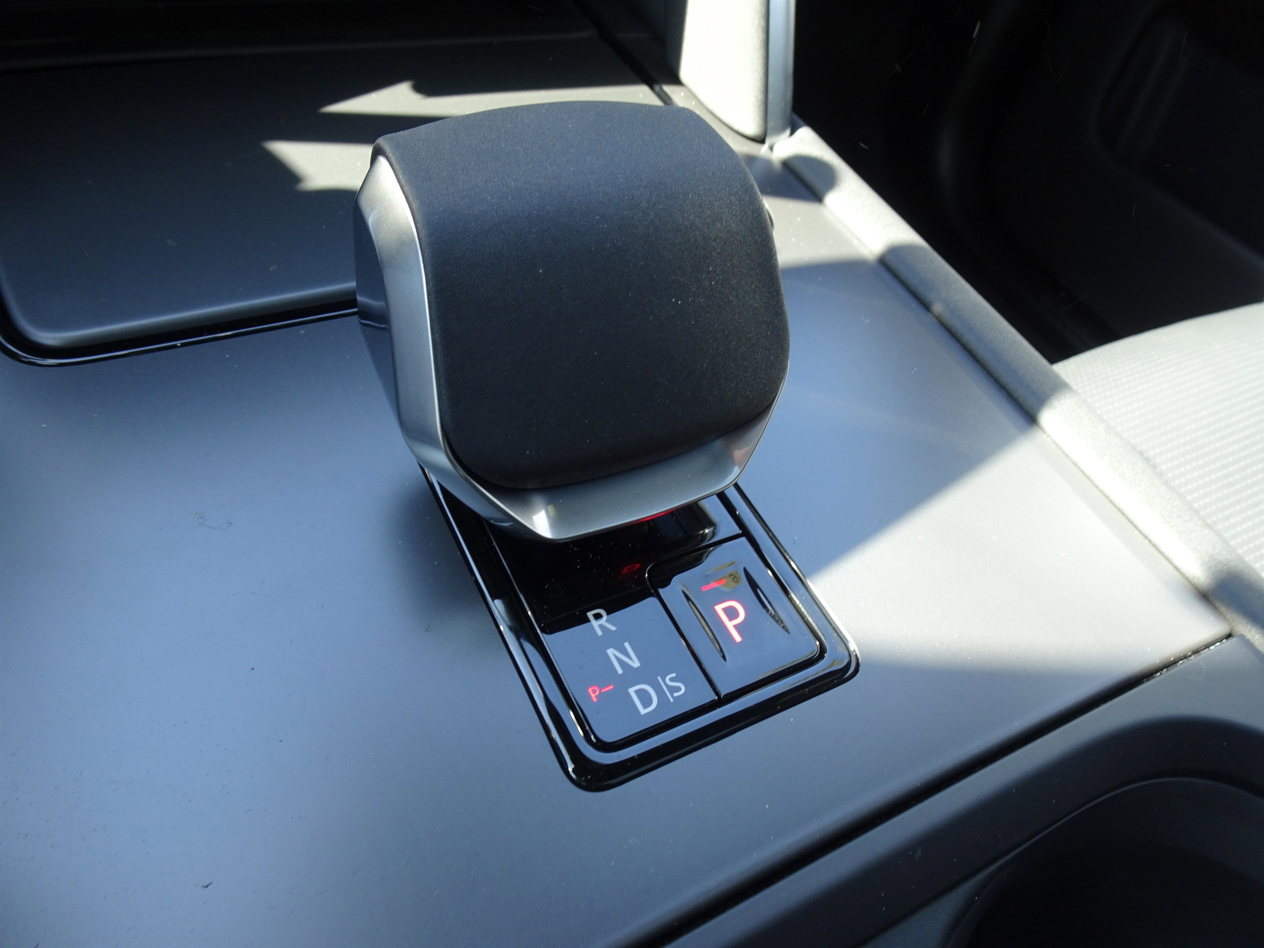 New 2025 Land Rover Discovery Sport Dynamic SE image 25