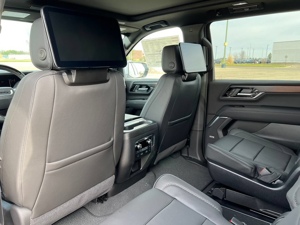 New 2026 GMC Yukon XL Denali w/ Denali Reserve Package AWD/4WD image 35