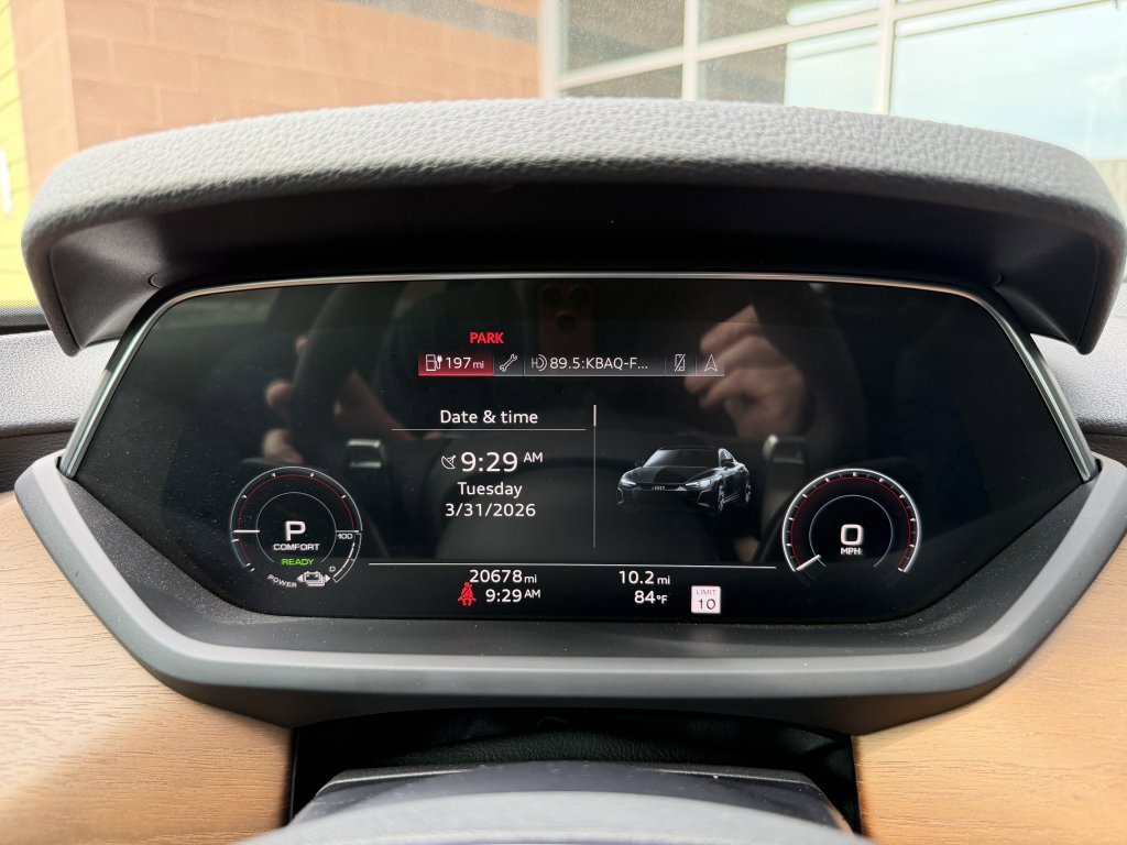 Used 2022 Audi e-tron GT Premium Plus AWD/4WD image 17