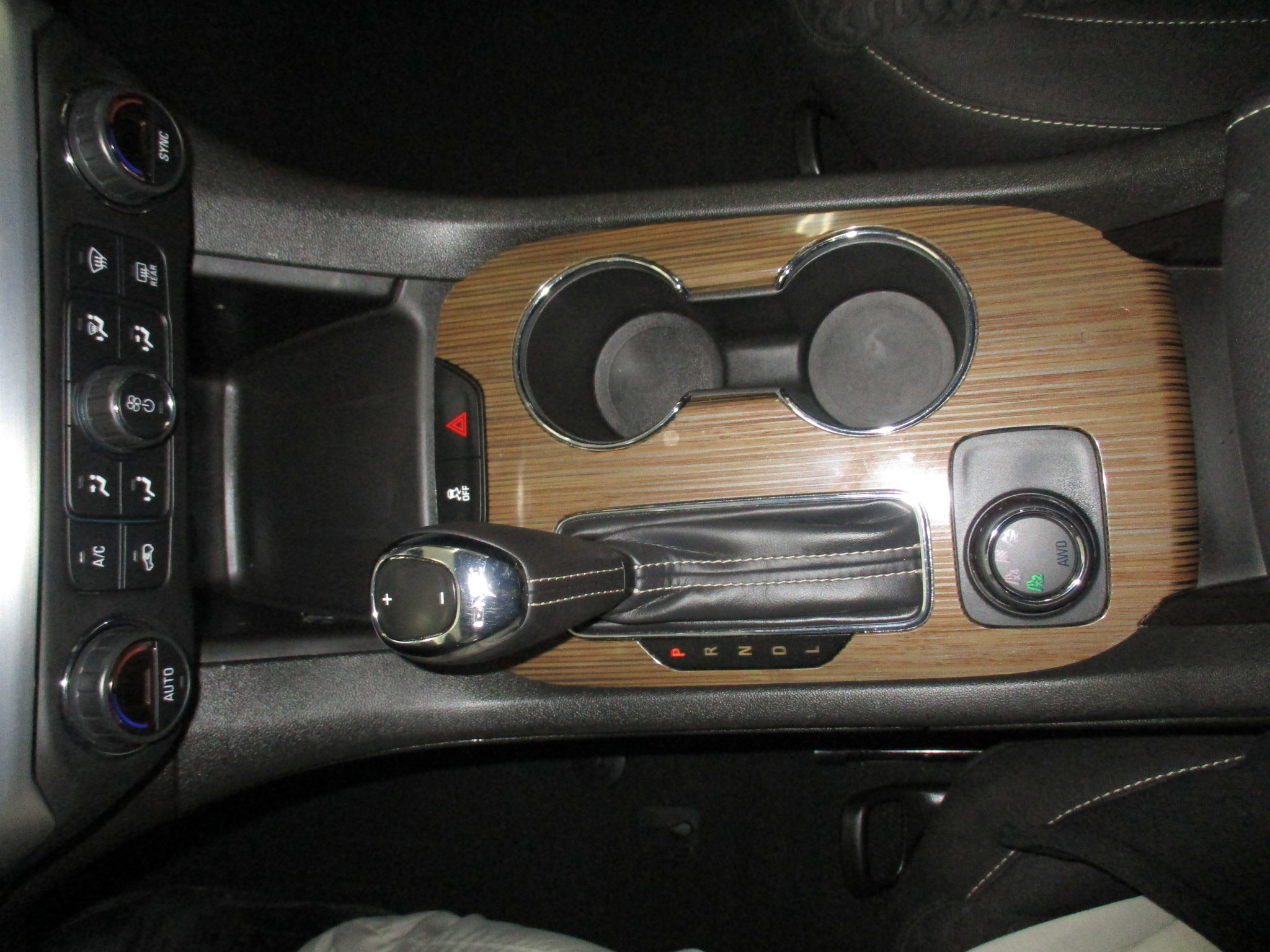 Used 2019 GMC Acadia SLE image 15