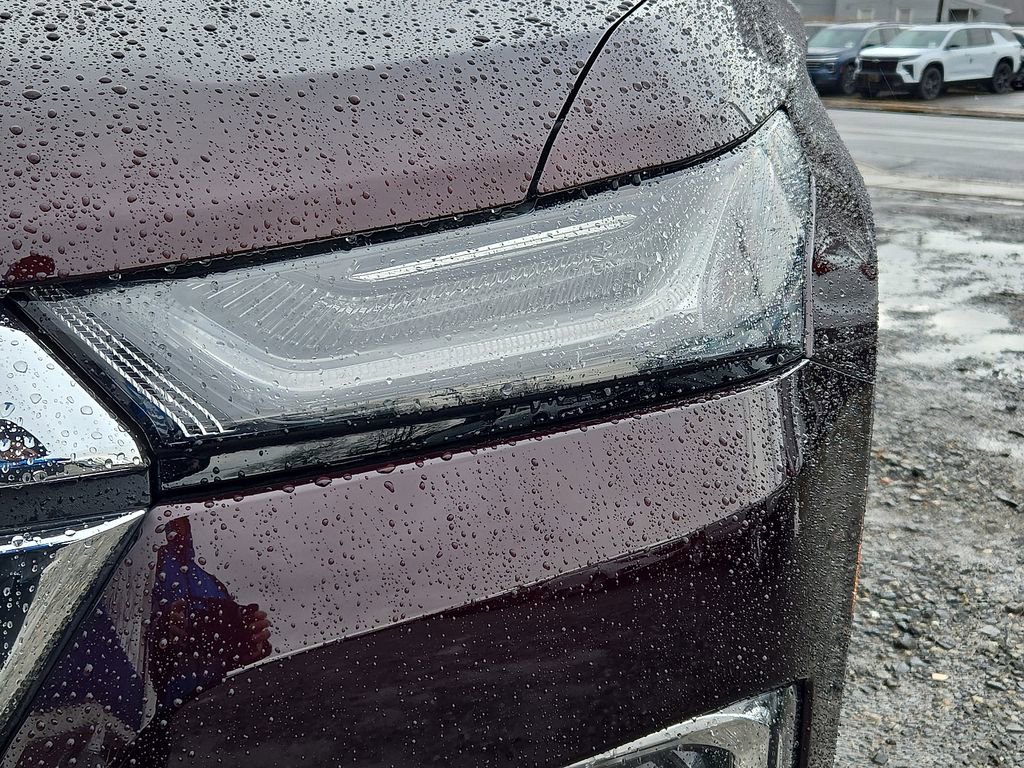 Used 2023 Chevrolet Traverse LT image 14