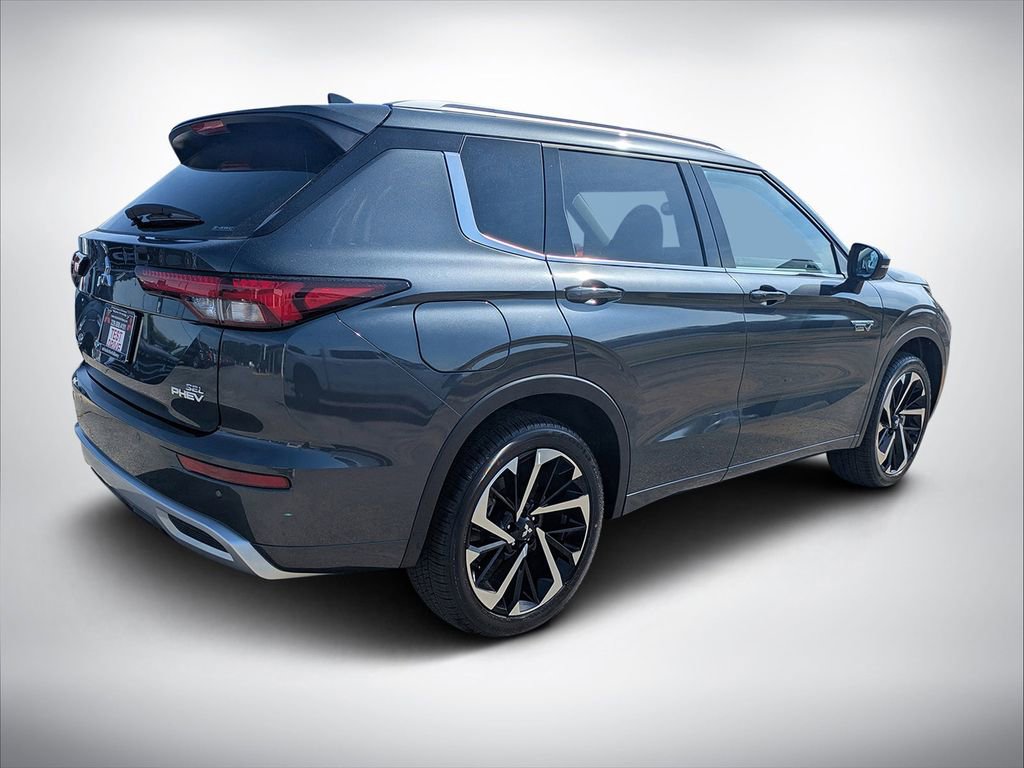 New 2025 Mitsubishi Outlander SEL image 3