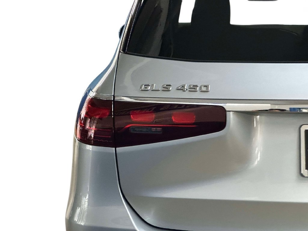 Used 2025 Mercedes-Benz GLS 450 4MATIC image 32