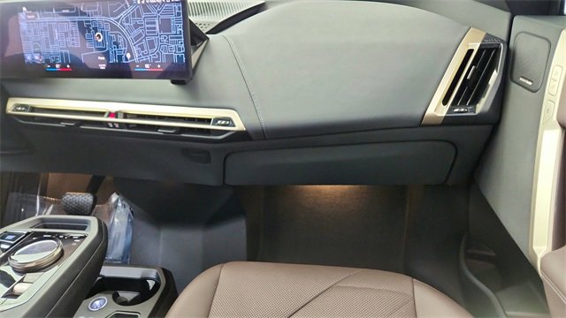 Used 2022 BMW iX xDrive50 w/ Premium Package image 36