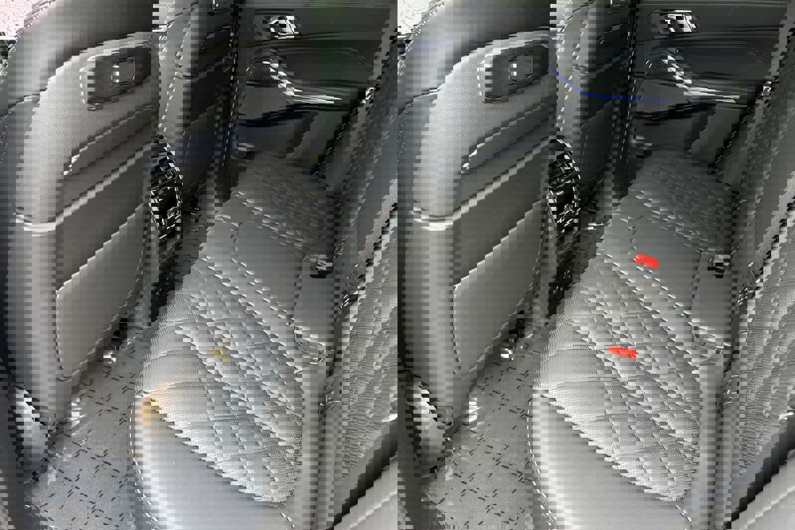 Used 2025 BMW X5 M60i w/ Executive Package image 4