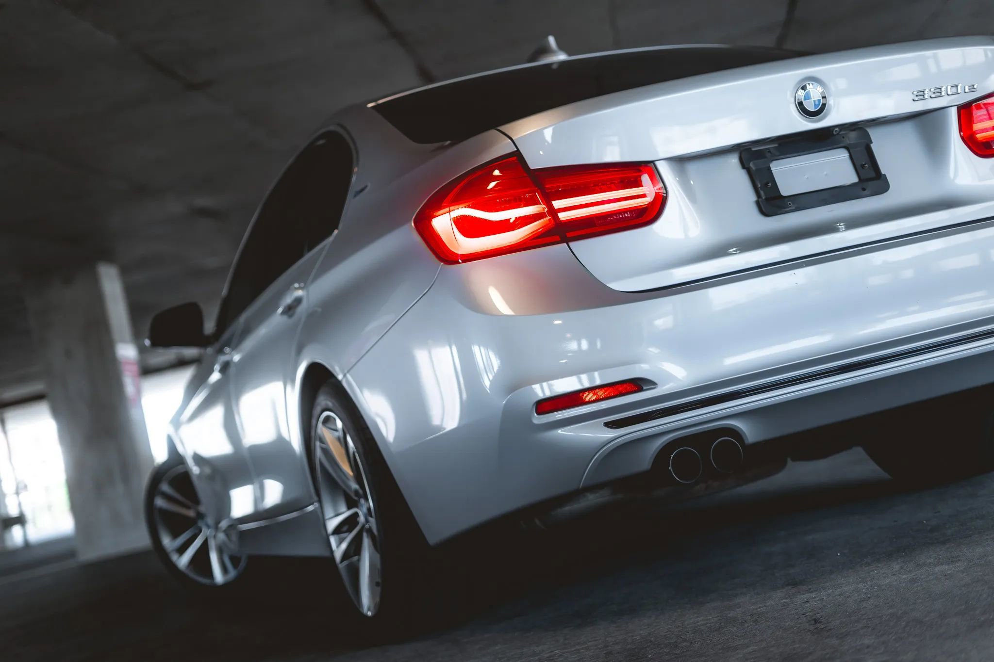 Used 2018 BMW 330e 330e iPerformance Sedan 4D image 8