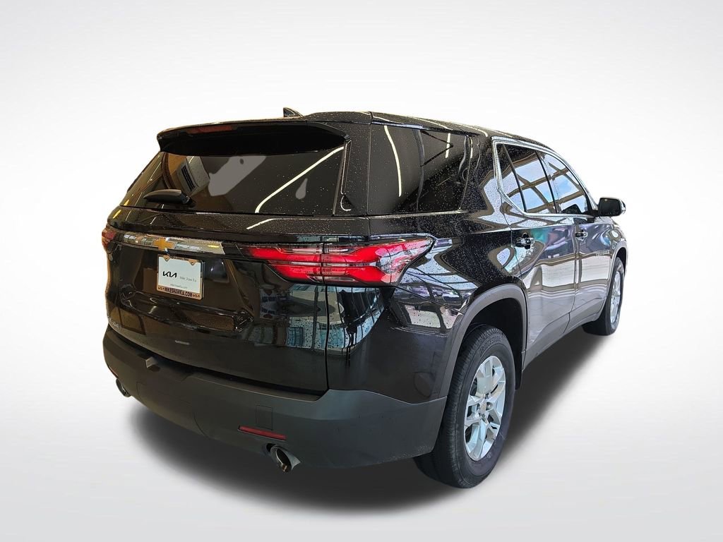 Used 2023 Chevrolet Traverse LS w/ Safety Package FWD image 7
