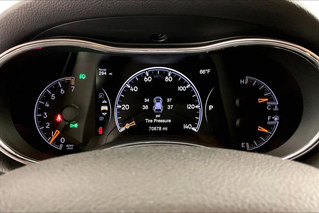 Used 2018 Jeep Grand Cherokee Laredo AWD/4WD image 13