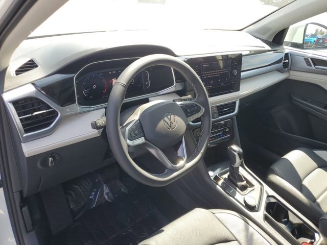 New 2025 Volkswagen Taos SEL image 13