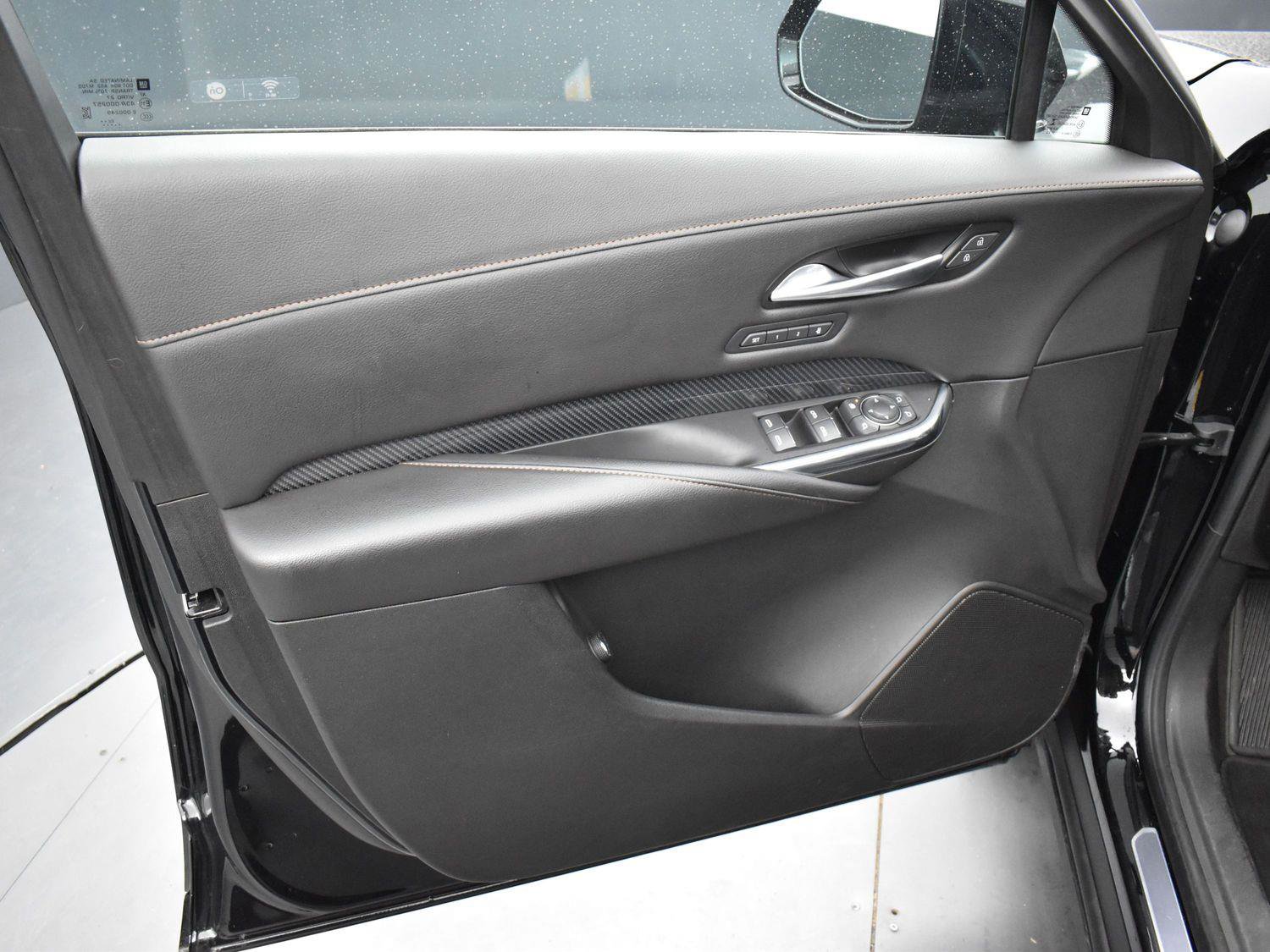 Used 2023 Cadillac XT4 Sport w/ Driver Assist Package image 9