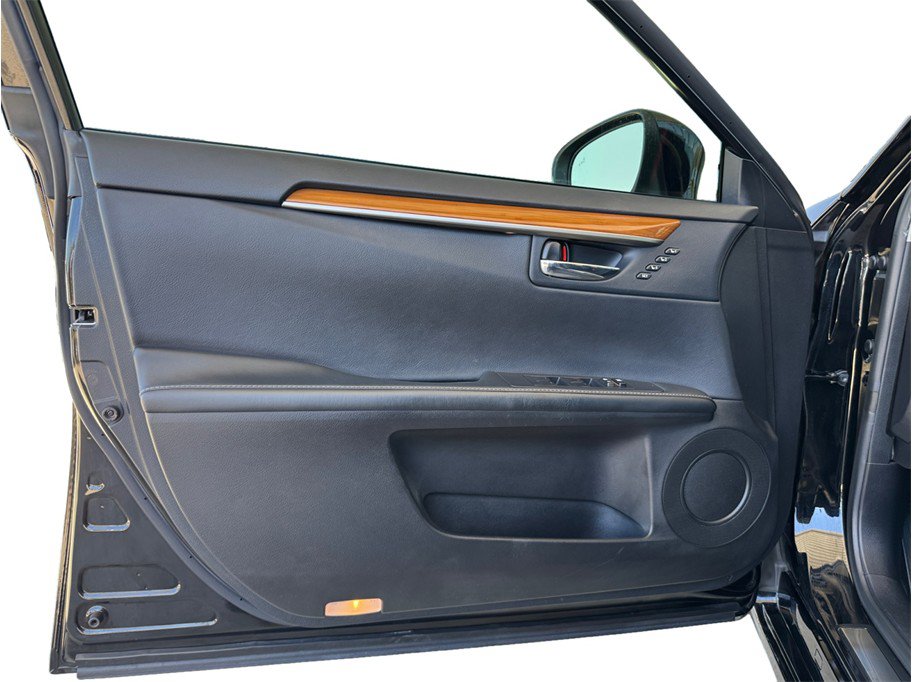 Used 2014 Lexus ES 300h w/ Luxury Package w/Bamboo Trim FWD image 19