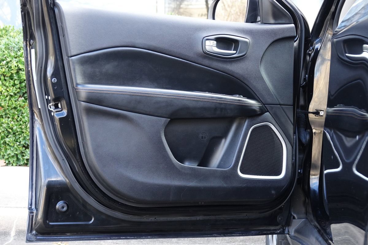 Used 2019 Jeep Compass Limited image 35
