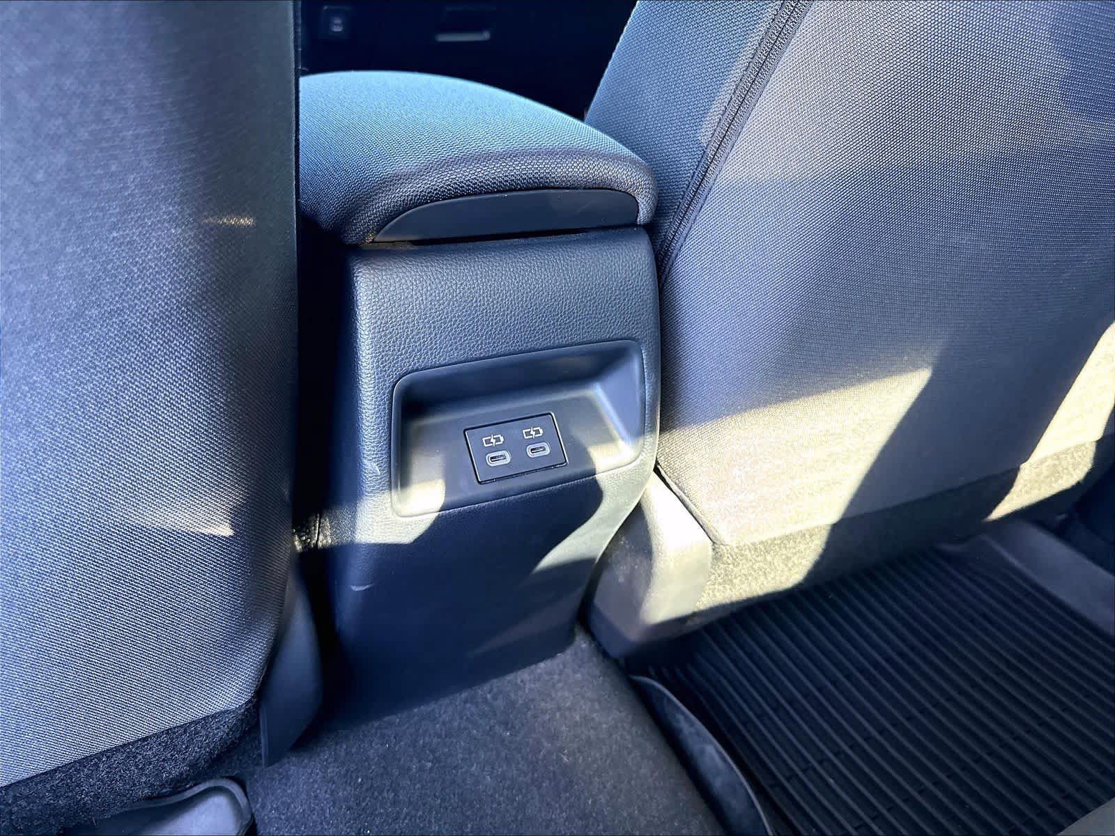 Used 2025 Toyota Corolla LE FWD image 37