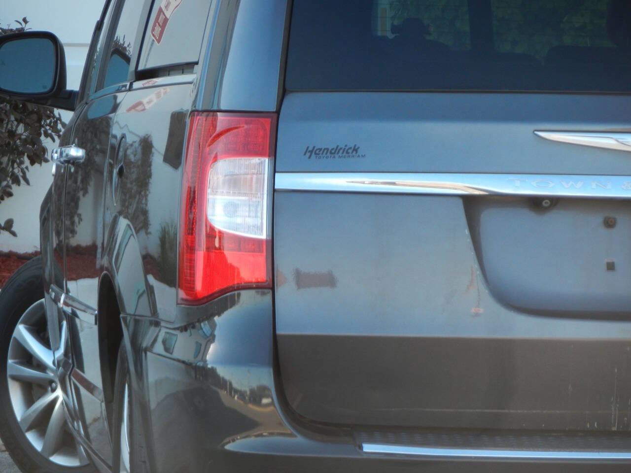 Used 2014 Chrysler Town & Country Touring-L