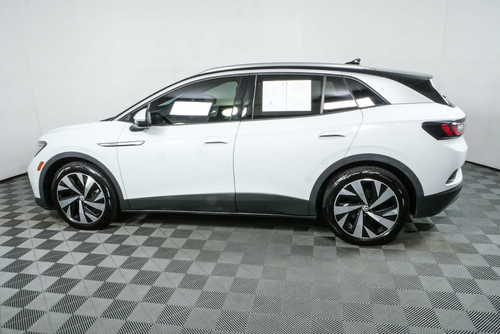 Used 2021 Volkswagen ID.4 Pro S w/ Gradient Package RWD image 33
