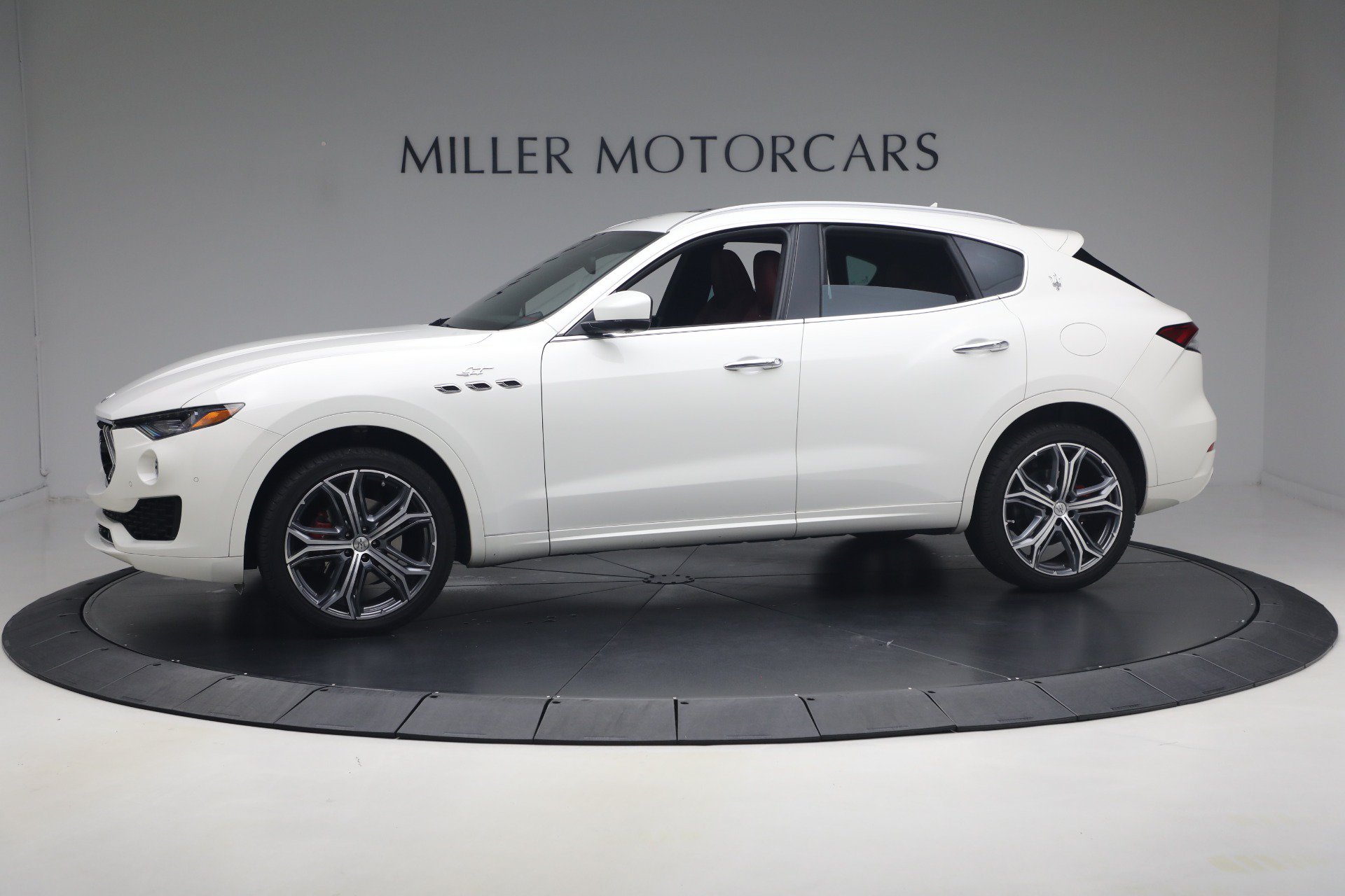 Certified 2023 Maserati Levante GT AWD/4WD image 1
