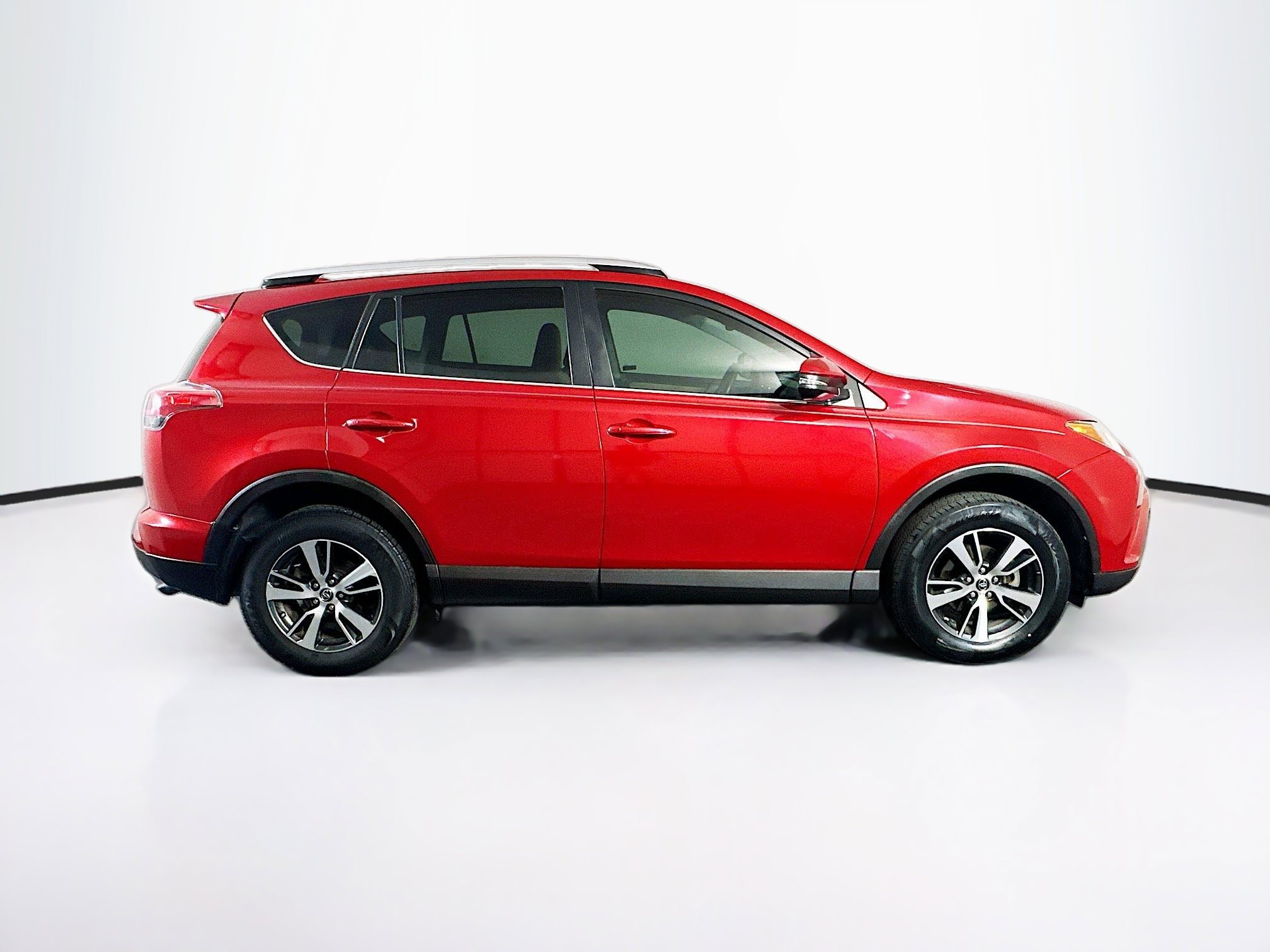 Used 2016 Toyota RAV4 XLE FWD image 10