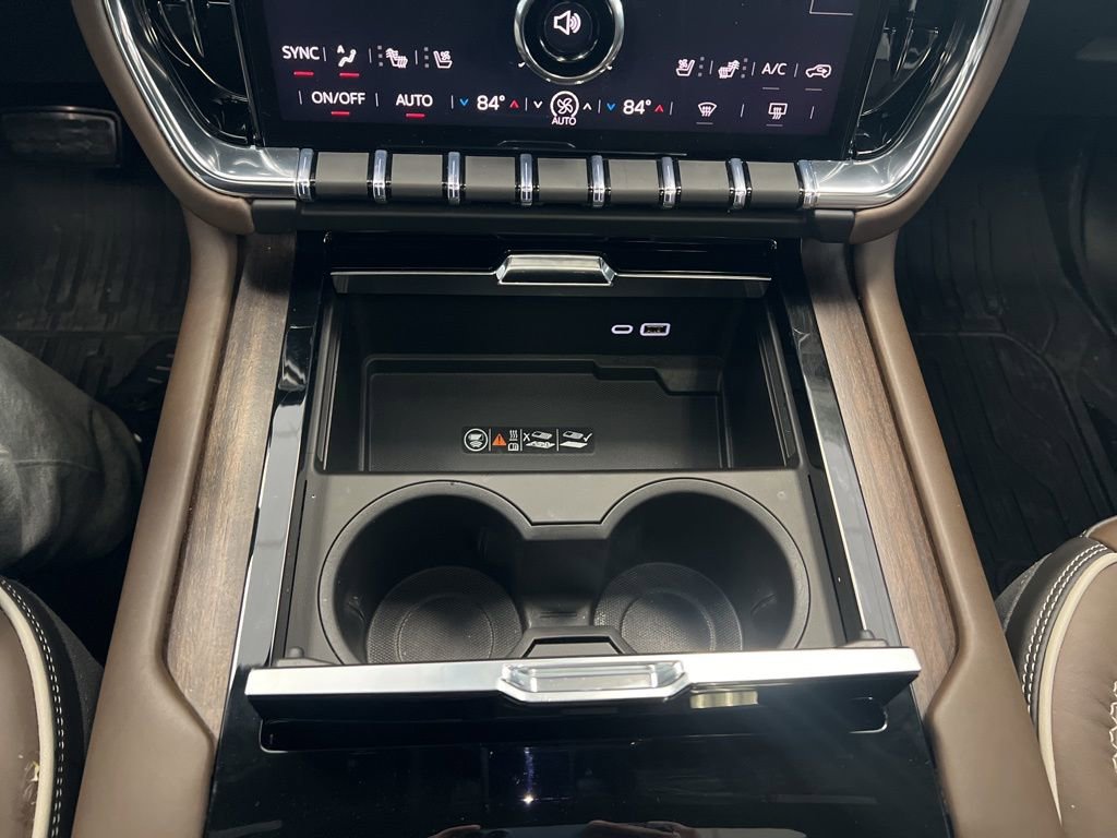 Used 2026 GMC Yukon XL Denali Ultimate w/ LPO, Illumination Package image 26