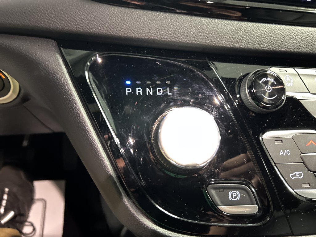 Used 2026 Chrysler Pacifica Select FWD image 20