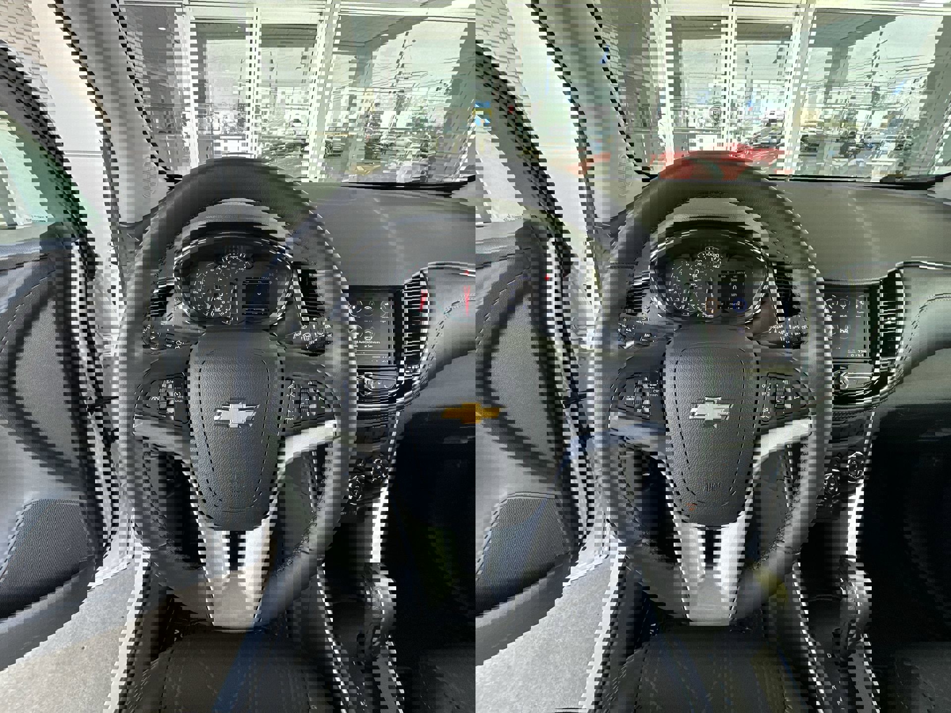 Used 2020 Chevrolet Trax LT w/ LT Convenience Package FWD image 12