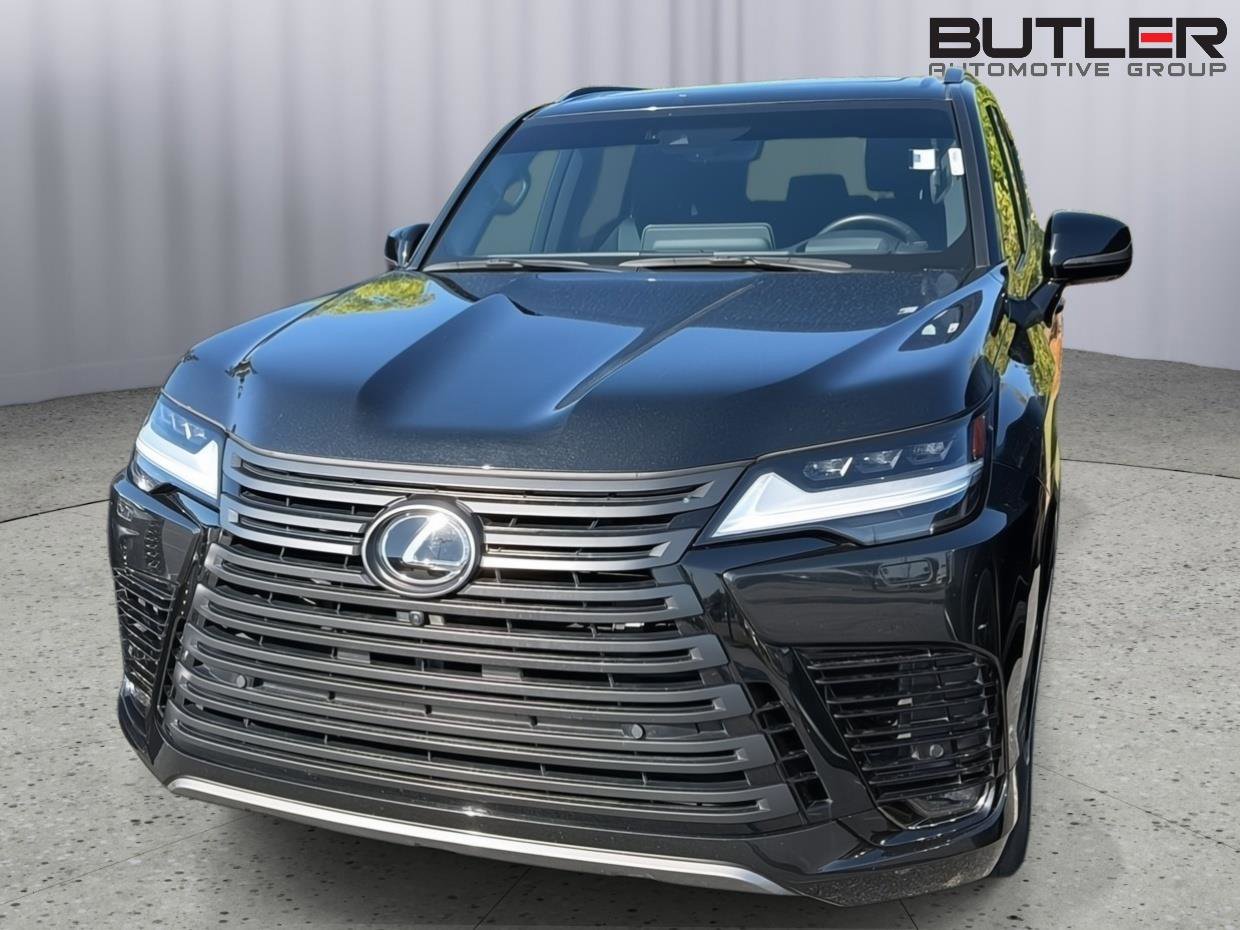 Used 2024 Lexus LX 600 4WD w/ Appearance Package image 3