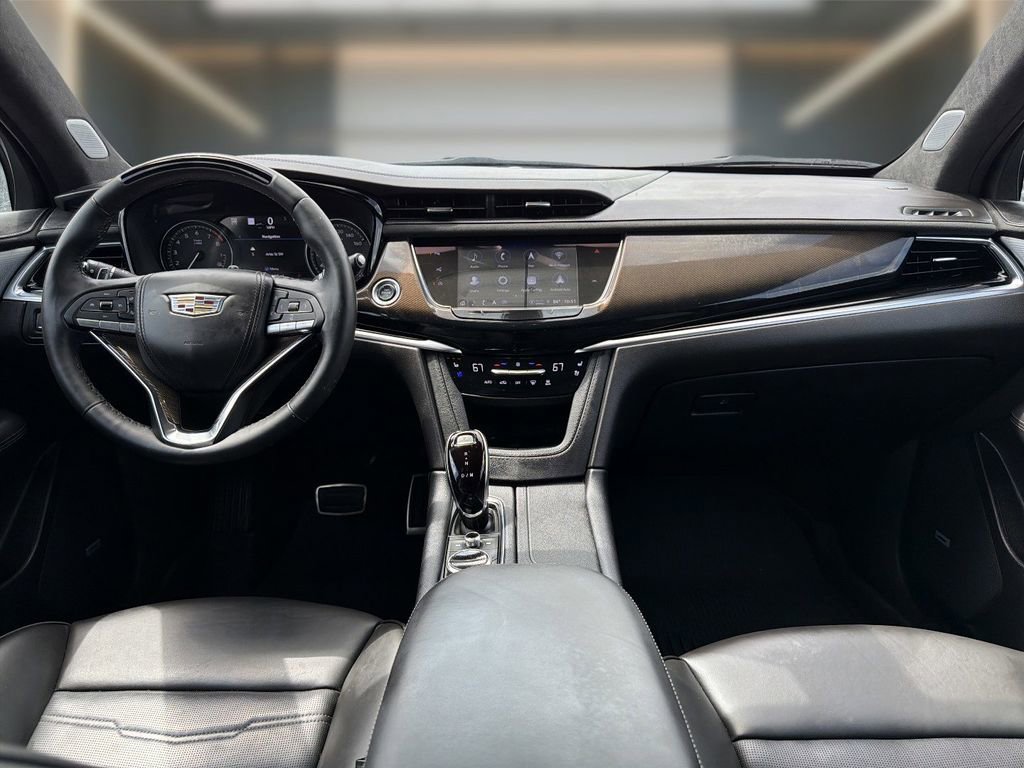Certified 2025 Cadillac XT6 Sport w/ Platinum Package AWD/4WD image 17