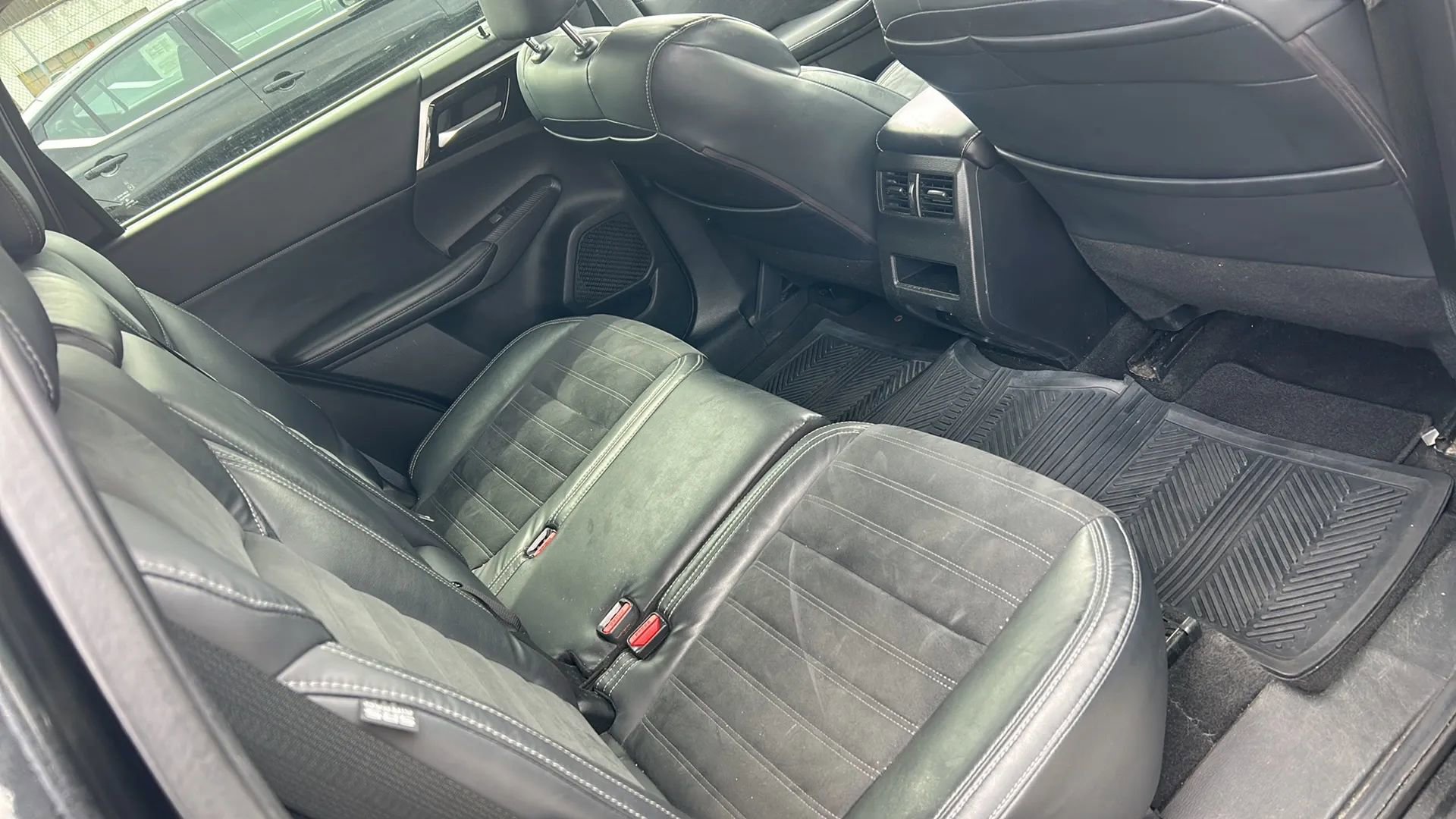 Used 2022 Mitsubishi Outlander SEL Black Edition AWD/4WD image 15