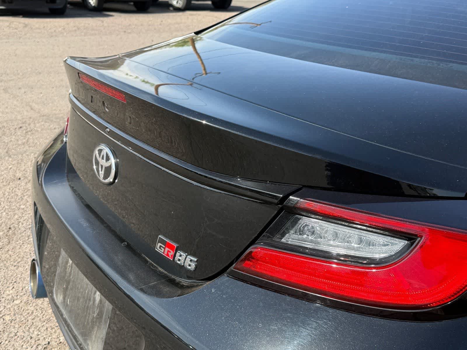 Used 2023 Toyota GR86 w/ ALL Weather Mat Package (TMS) RWD image 9