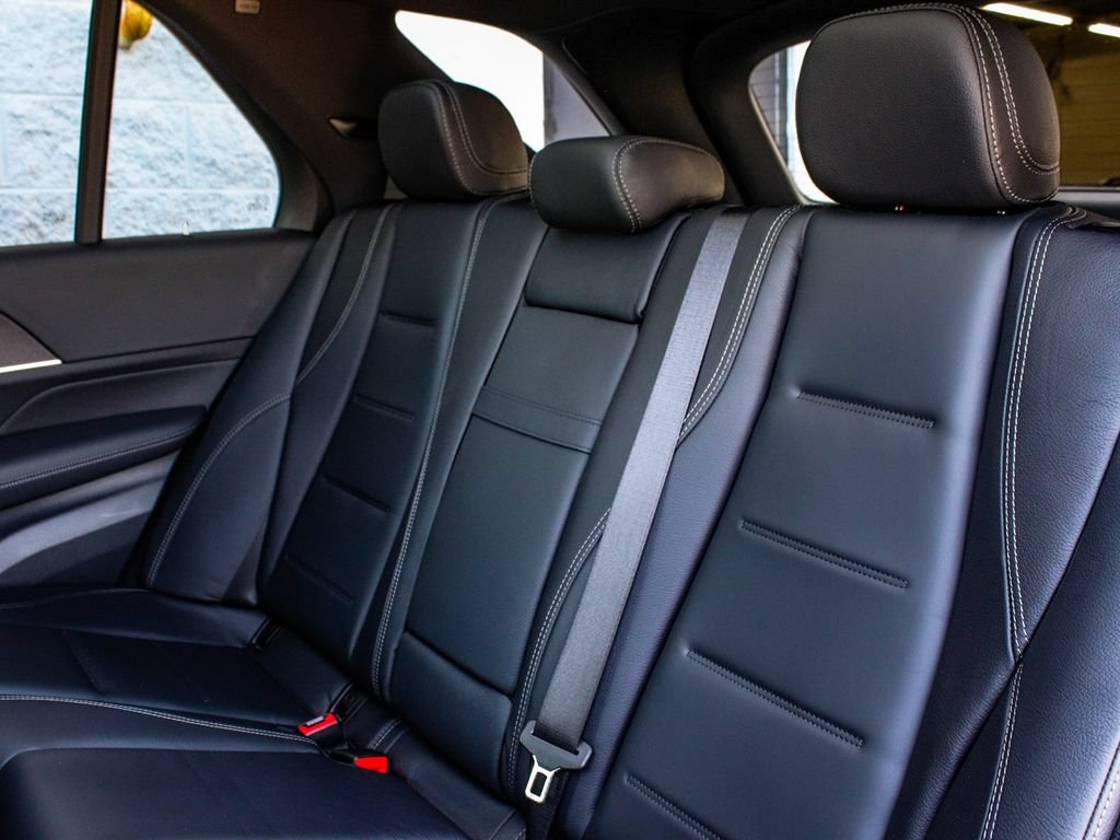Used 2025 Mercedes-Benz GLE 450e 4MATIC w/ AMG Line Interior image 35