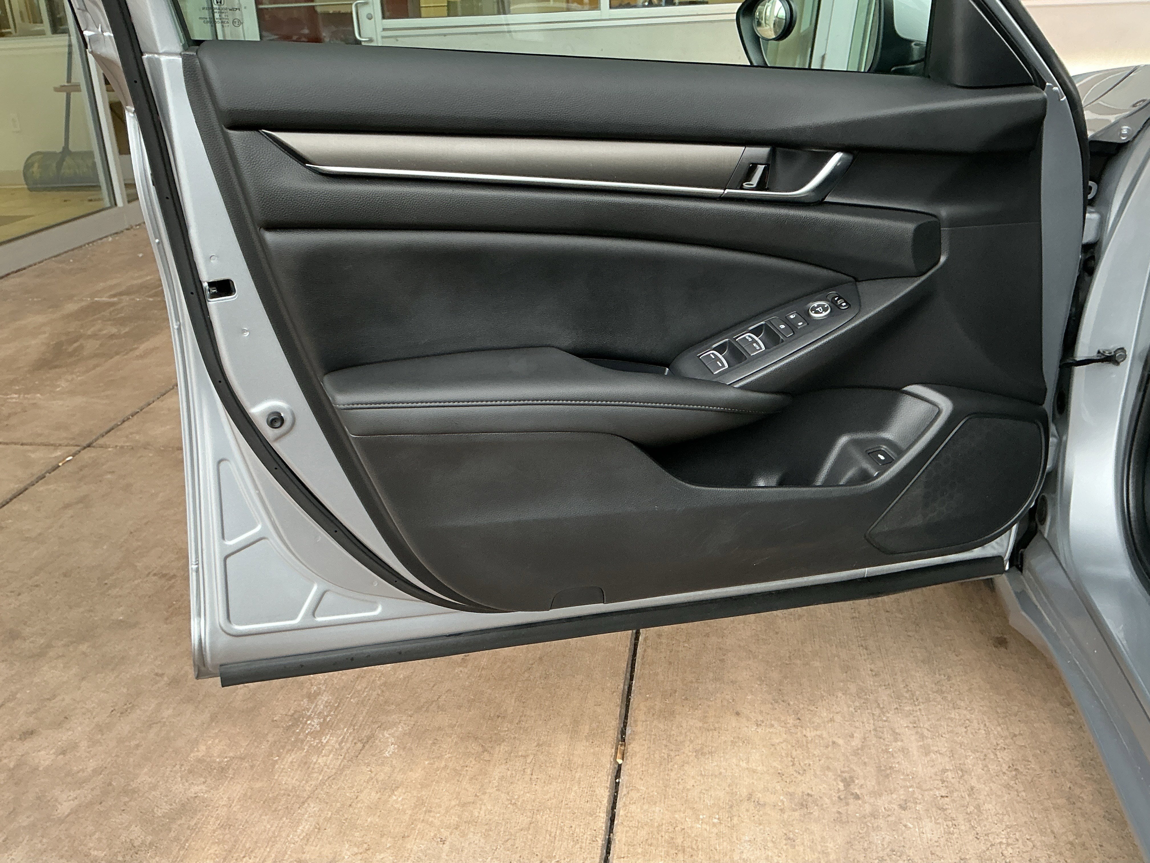 Used 2019 Honda Accord LX image 14