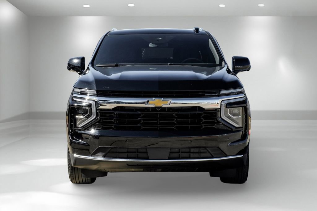 Used 2025 Chevrolet Suburban LS image 4
